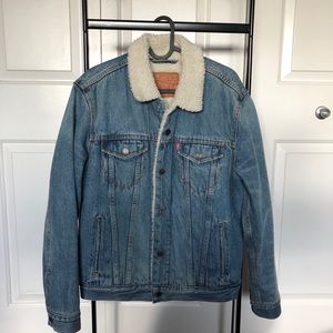 LEVIS - MENS Small Sherpa Trucker Jacket